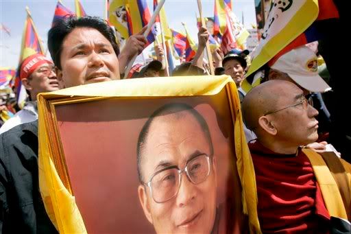 http://i664.photobucket.com/albums/vv3/freetibetblog/0904191057336W.jpg