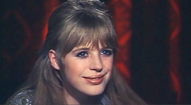 photo Marianne_Faithfull_motocyclette-01.jpg