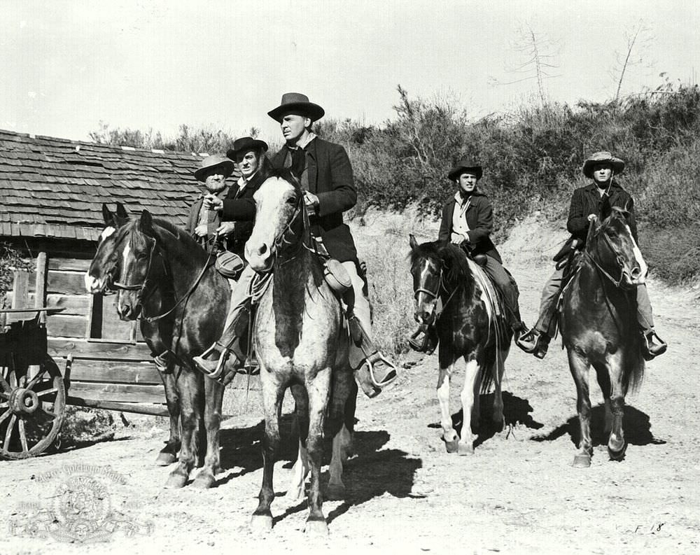 photo gr_5_guns_west-19.jpg