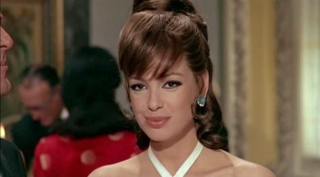 photo Margaret_Lee_pas_rose_oss117-01.jpg