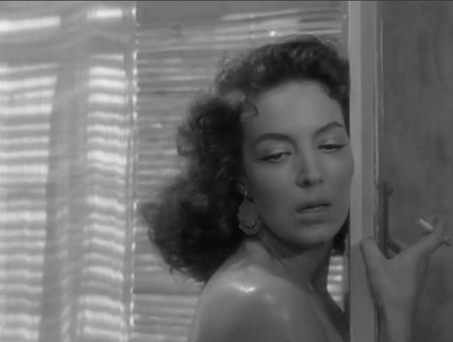 photo maria_felix_heros_fatigues-02.jpg