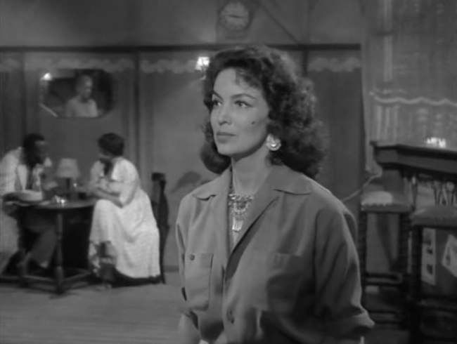 photo maria_felix_heros_fatigues-06.jpg