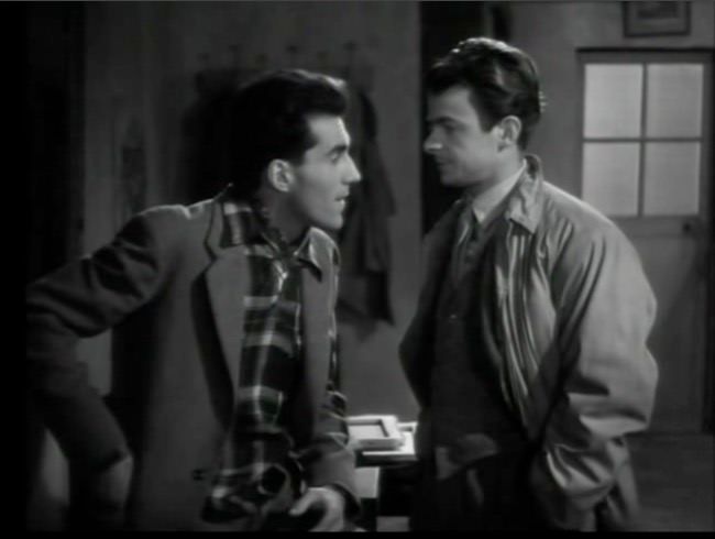 photo cap_pafum_dame_noir-3.jpg