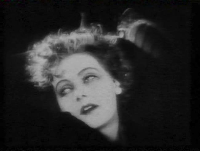 photo Greta_Garbo_rue_sans_joie-01.jpg