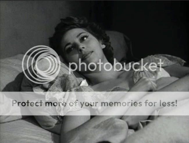  photo Anne_Vernon_rue_estrapade-4.jpg