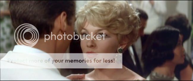  photo Dominique_Wilms_banco_oss117-02.jpg