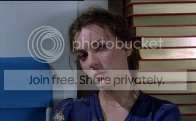 photo Laetitia_Leotard-rouge_gorge-2.jpg