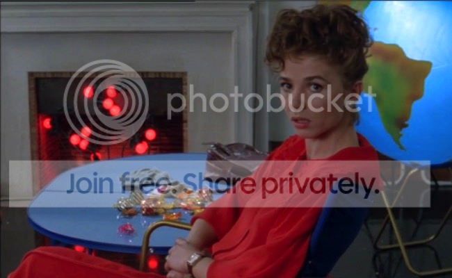 photo victoria_abril_rouge_gorge-1.jpg